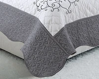 Couvre-lit brodé Marina Decoration, couvre-lit ultra doux et uni, parure de lit d'été avec taie d'oreiller matelassée, motif mandala argenté