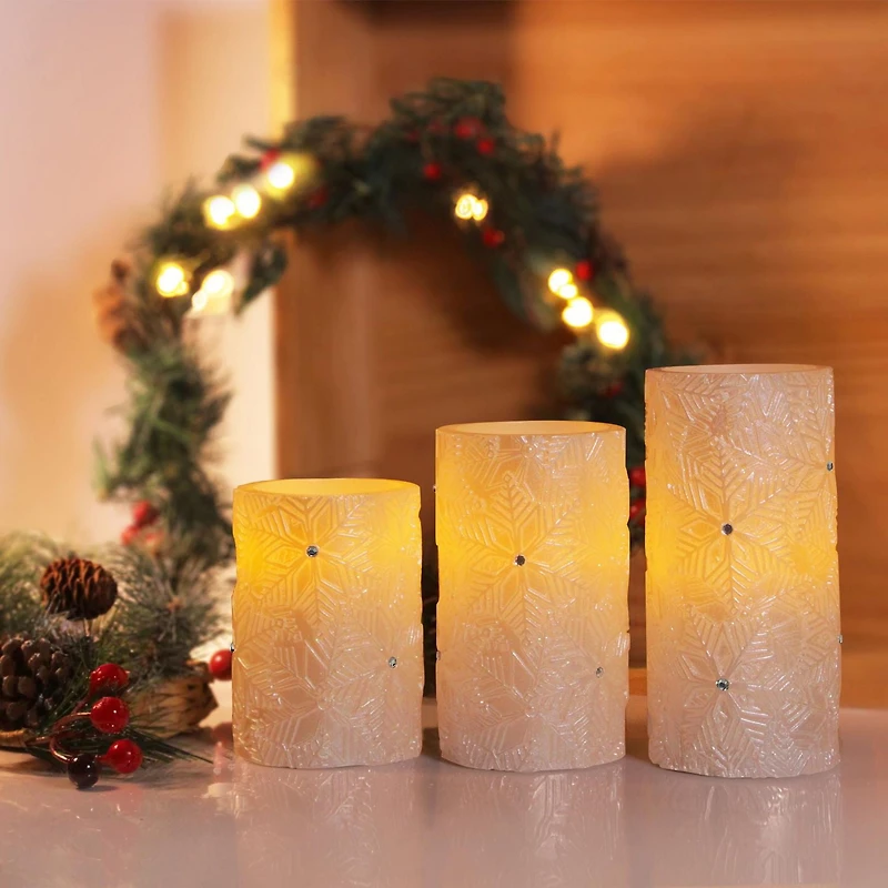Hometrends Pearlescent Snowflake with Gem LED Pillar Candle Set with Remote Control