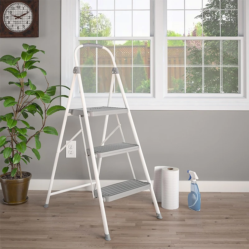 COSCO 2 étape de pliage de connexion Escabeau avec les grandes étapes résine, Max portée 8ft 1in (blanc et gris, de l'acier avec de la résine étapes)