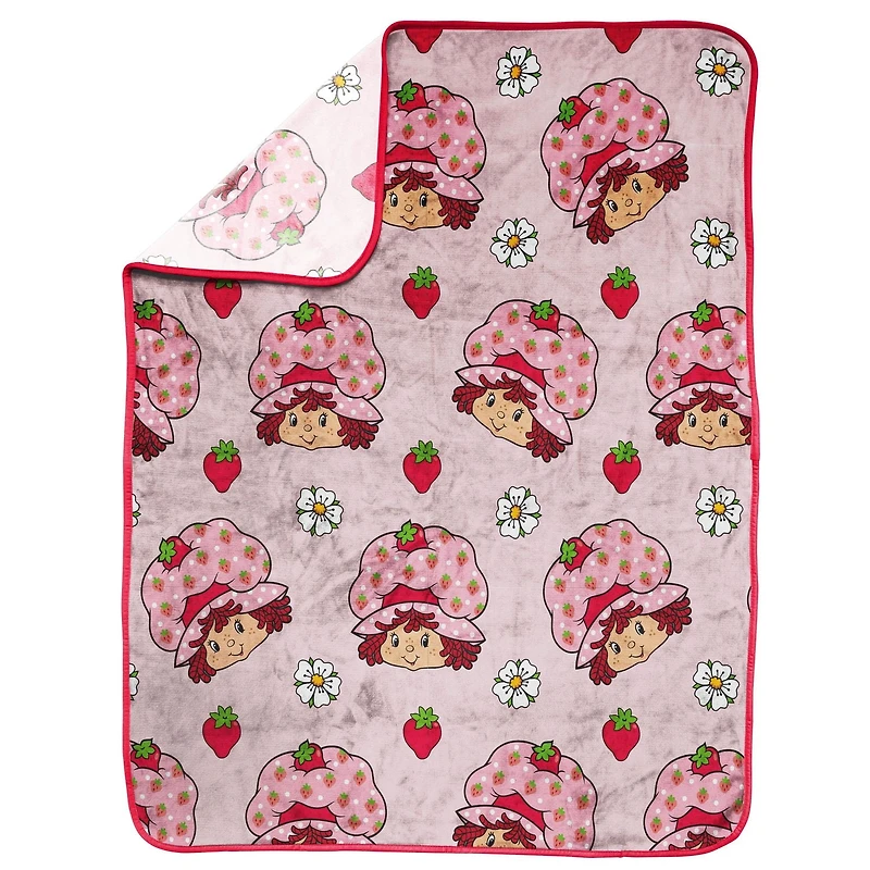 Strawberry Shortcake Kids Silk Touch Fleece Throw, 100% Polyester