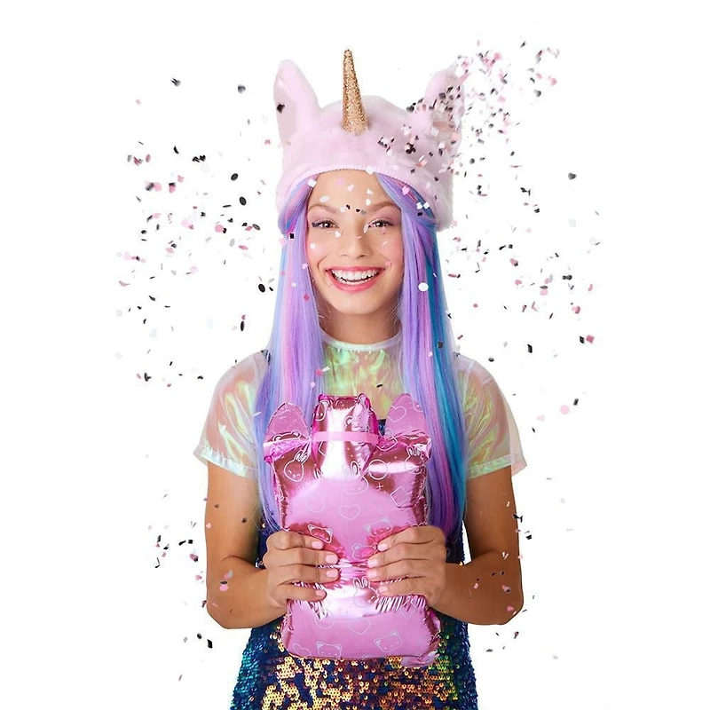 Poupée-mannequin Na Na Na Surprise 2 en 1 et sac à main pailleté scintillant de la série Sparkle : Becky Buckaneer, poupée pirate de 7,5 po