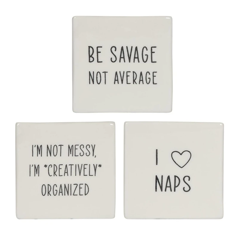 Plaque carrée de table en porcelaine  ”I’m Not Messy, I’m Creatively Organized" Linden de Hometrends