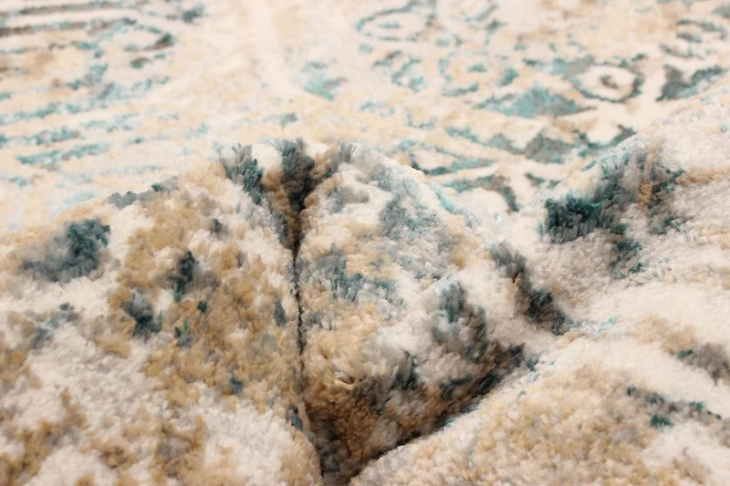 ECARPET Zoe Traditional Area Rug for living room, bedroom, dining room, entrance, hallway and more.