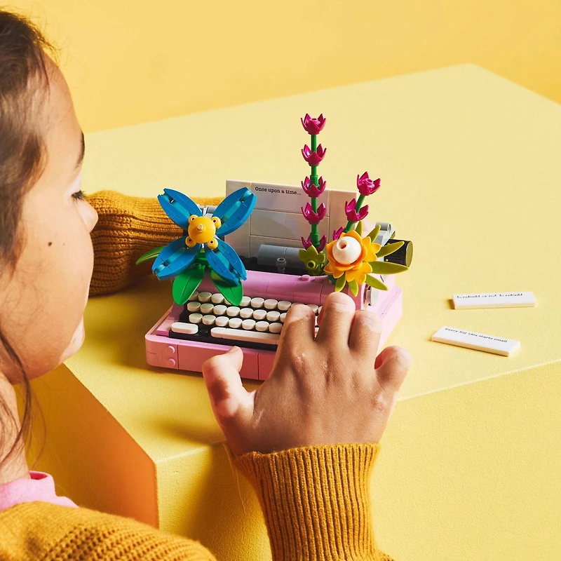 LEGO Creator La machine à écrire avec des fleurs 31169 Ensemble de construction (363 pièces)