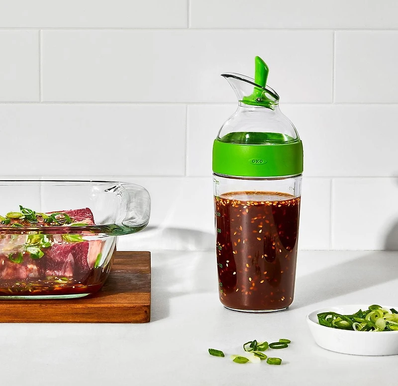 Bouteille à sauce pour salade d'OXO Softworks