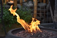 Bol de feu Modeno York – Noir texturé – Béton renforcé de fibres de verre – Gaz naturel
