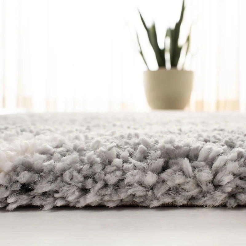 Safavieh Fontana Venice Geometric Plush Shag Area Rug