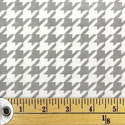 Tissu pré-coupé Fat Quarter de Fabric Creations à motif de tête de peau en heure d'été Paris en gris - 18" x 21" / 45cm x 53cm 18" x 21" / 45cm x 53cm