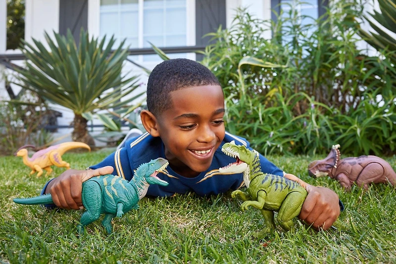 Jurassic World Wild Roar Parasaurolophus Dinosaur Action Figure Toy, Glow Effect Lights & Sounds