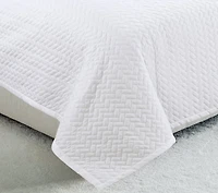 Couvre-lit Marina Decoration brodée, ensemble de literie d'été ultra doux et uni avec taie d'oreiller matelassée, motif à chevrons blancs
