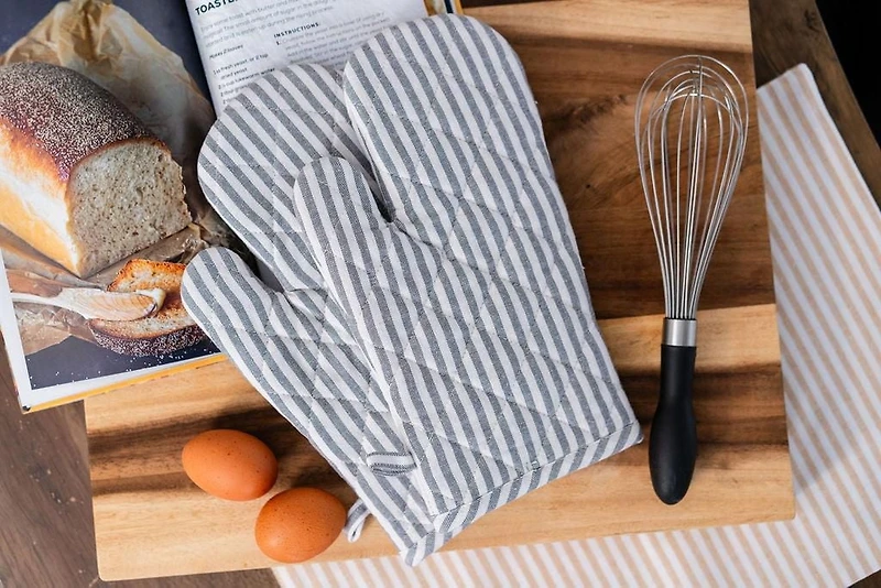 Ensemble de gants de cuisine Fabstyles Bistro Stripe : une sécurité élégante pour votre cuisine