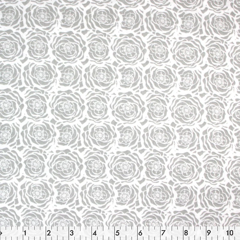 Tissu pré-coupé Fat Quarter de Fabric Creations à motif de roses gris - 18" x 21" / 45cm x 53cm 18" x 21" / 45cm x 53cm