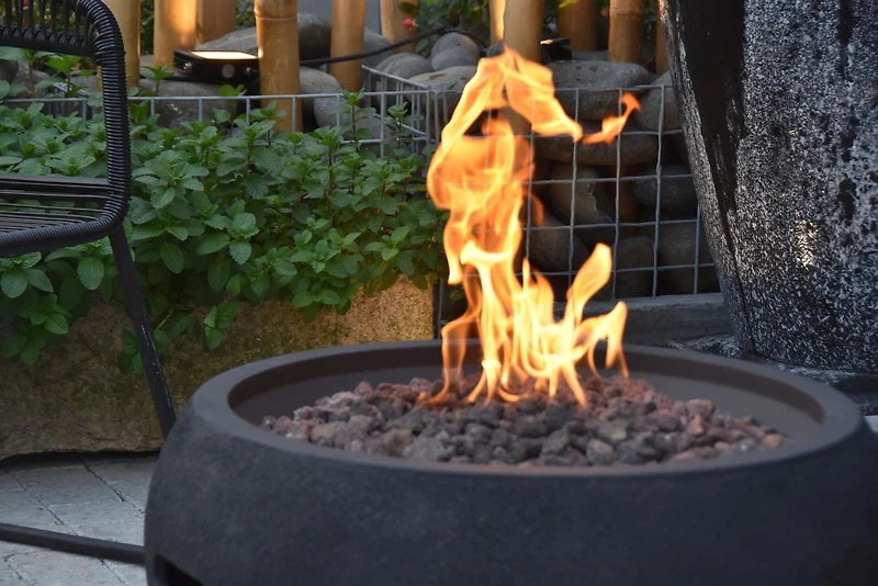 Bol de feu Modeno York – Noir texturé – Béton renforcé de fibres de verre – Gaz naturel