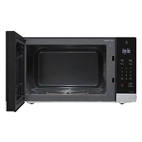 LG 1.5 cu. ft. NeoChef™ Countertop Microwave with Smart Inverter and EasyClean®