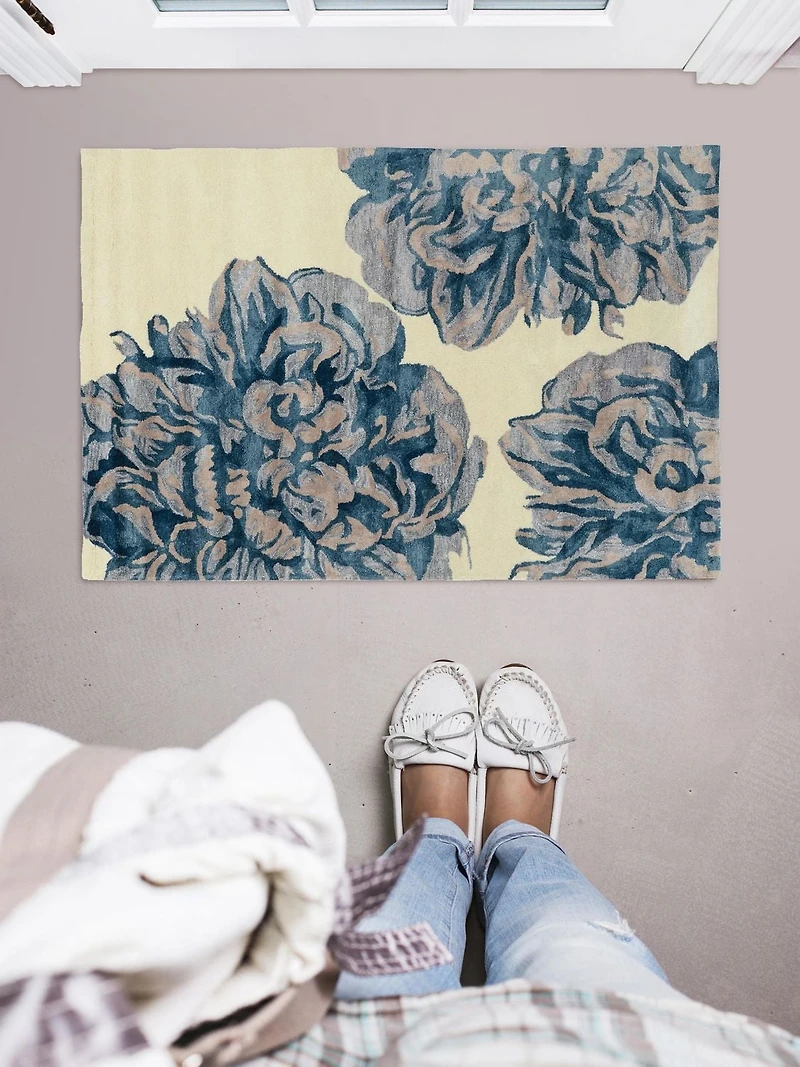 Tapis d'appoint en Laine Aspire Fleurs ivoire et marine de 2 pi x 3 pi