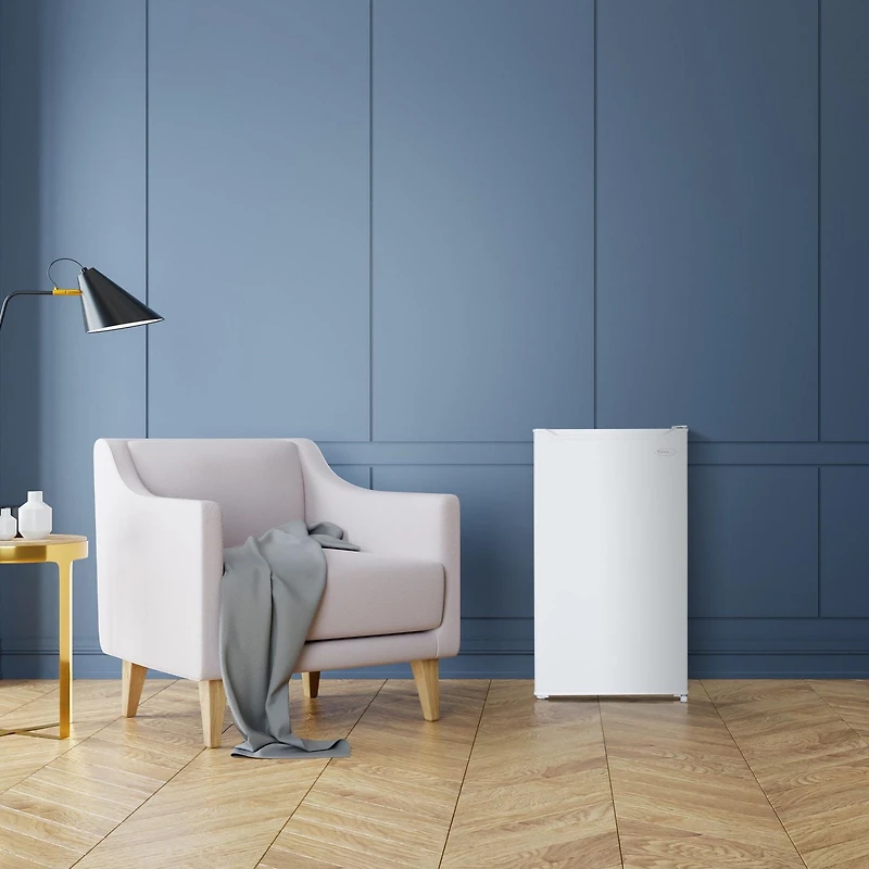 Danby Diplomat DCR033B2WM Réfrigérateur compact de 3,3 pi3 en Blanc
