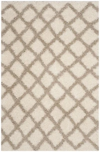 Safavieh Layla Geometric Plush Shag Area Rug