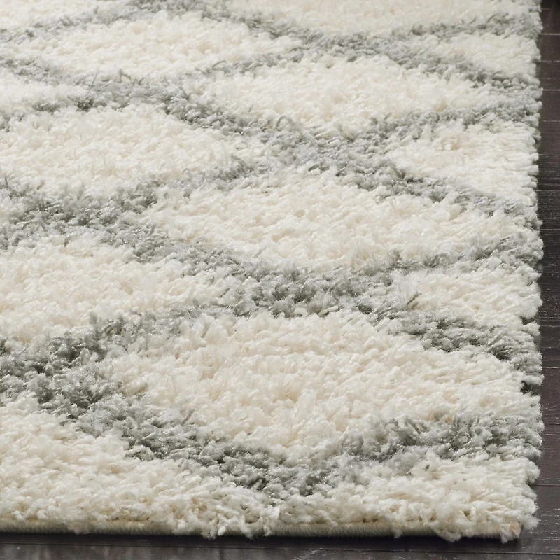 Safavieh Dallas Jerrie Geometric Shag Area Rug