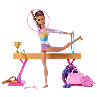 Barbie Coffret de jeu Gymnaste, poupée mode, brunette, 10accessoires Âges 3+
