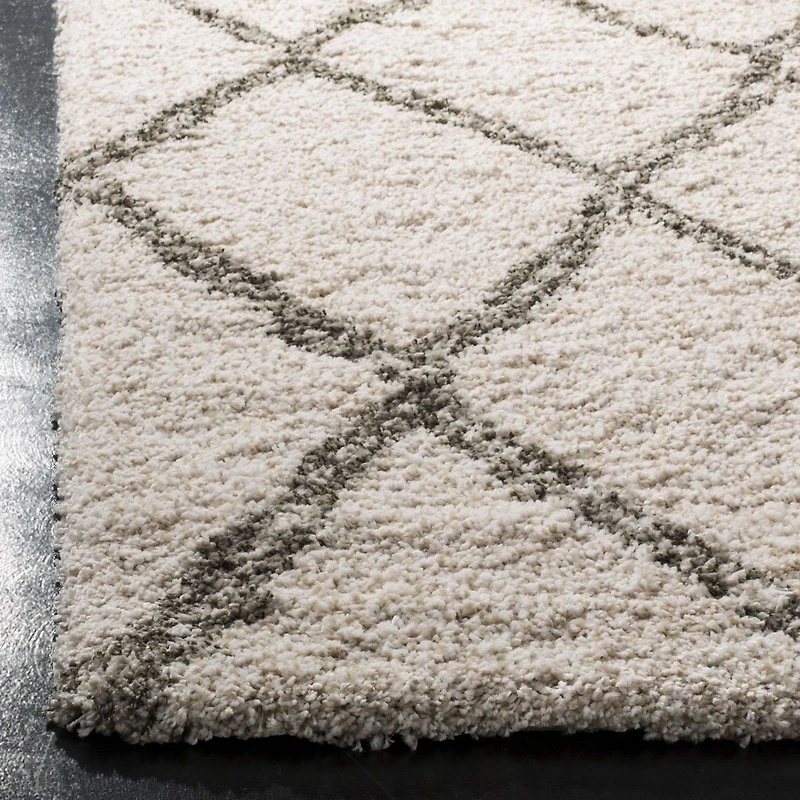 SAFAVIEH Hudson Adella Geometric Diamonds Shag Area Rug