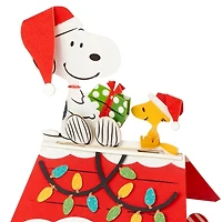 Carte en relief de Noël – Signature de Hallmark (Peanuts, niche de Snoopy)
