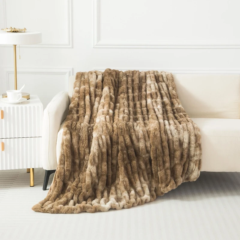 Hometrends Reversible Faux Fur Throw, Super stylish & warm