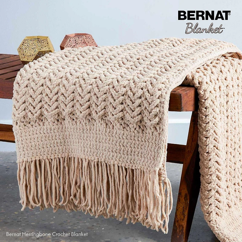 "Bernat® Couverture™ #6 Fil de Polyester Super Volumineux 10,5oz/300g, 220 Yards" Fil super extensible en polyester #6
