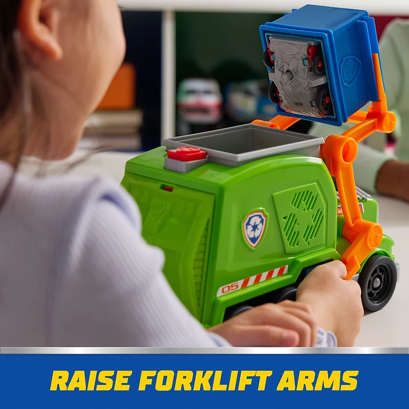 Pat'Patrouille : Camion de recyclage compacteur avec figurine Rocky et véhicule compacté transformable, jouets pour garçons et filles à partir de 3 ans PAW Rocky