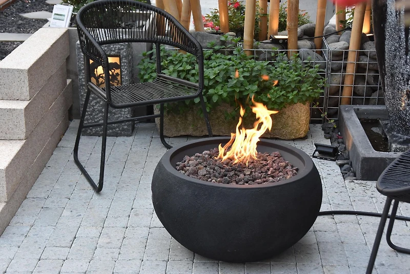 Bol de feu Modeno York – Noir texturé – Béton renforcé de fibres de verre – Gaz naturel