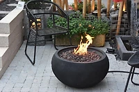 Bol de feu Modeno York – Noir texturé – Béton renforcé de fibres de verre – Gaz naturel