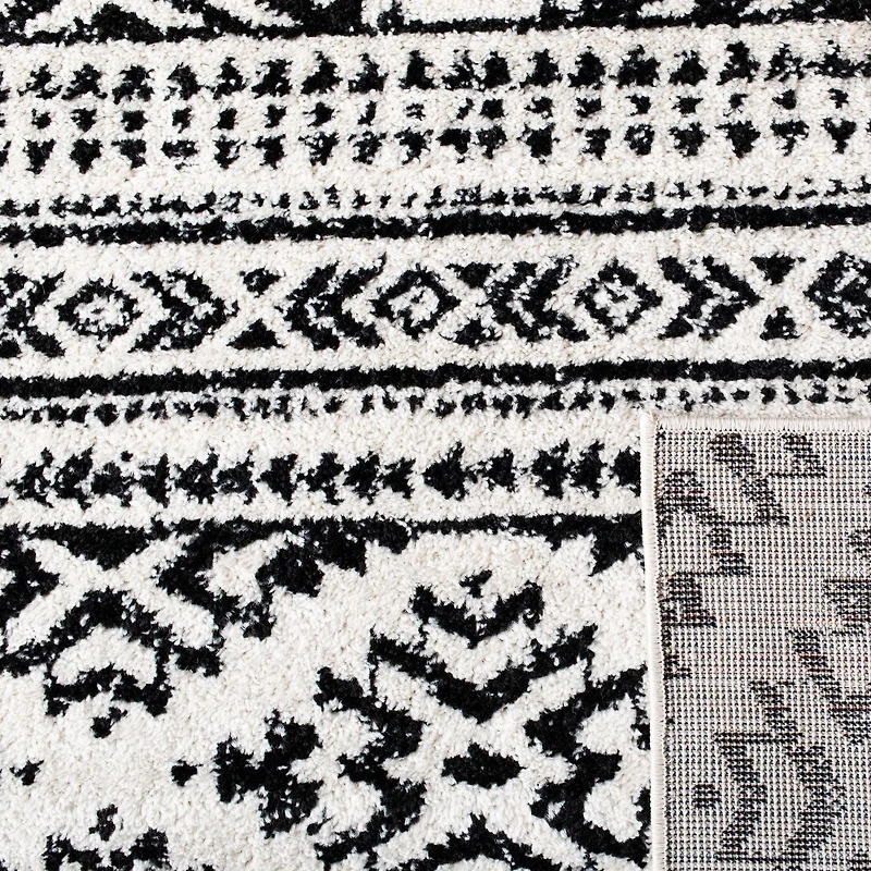 SAFAVIEH Tulum Lakisha Distressed Southwestern Area Rug