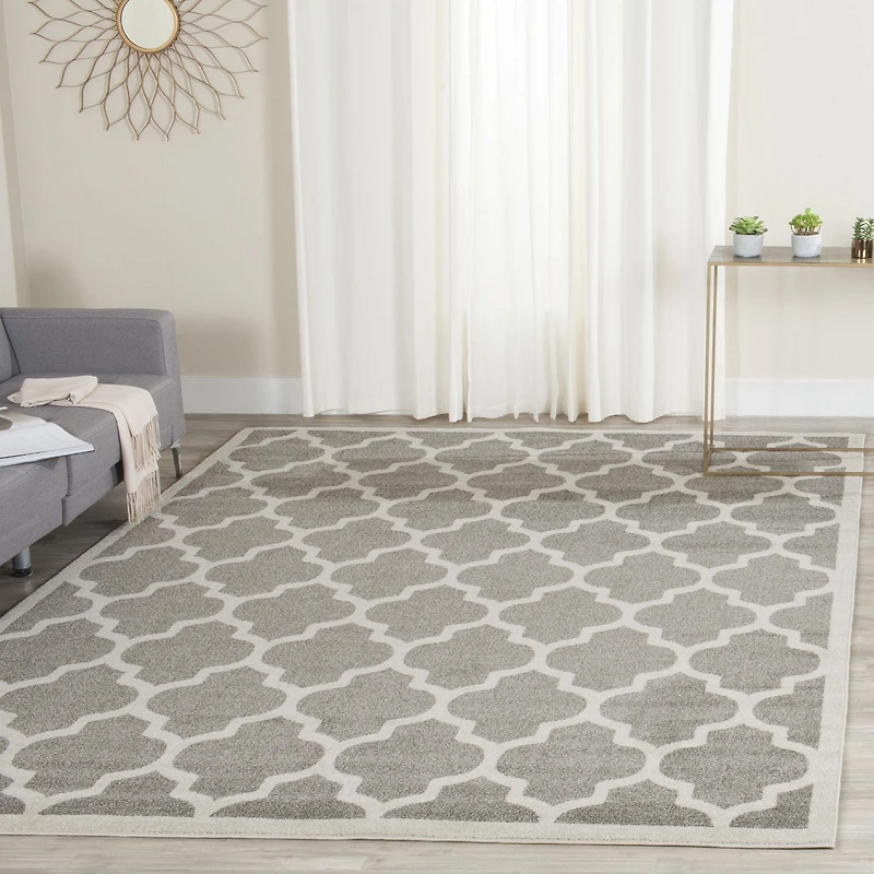 Safavieh Amherst Roderick Geometric Area Rug