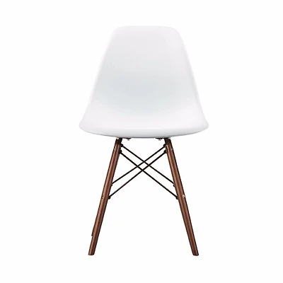 Fauteuil blanc Eames de Nicer Furniture avec jambes en bois