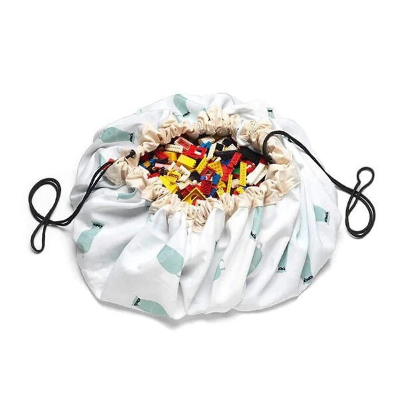 Play & Go - Aventure sur le Circuit de Train - Tapis de Jeu 3-en-1 - Sac de Rangement et Sac à Couches - Réversible avec des Icônes d'Ours Heureux - Diamètre 140 cm - Convient aux Nouveau-nés et Tout-