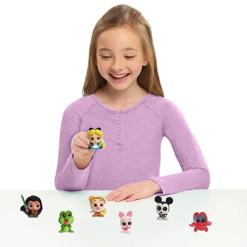 Disney Doorables Multi Peek Series 6 Jeweled Disney Princess Characters, Includes 5, 6, or 7 Collectible Mini Figures, Styles May Vary