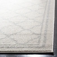 SAFAVIEH Amherst Trina Geometric Area Rug