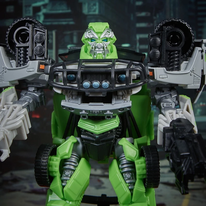 Transformers Transformers: La face cachée de la lune Studio Series 16 - Figurine Autobot Ratchet de classe de luxe