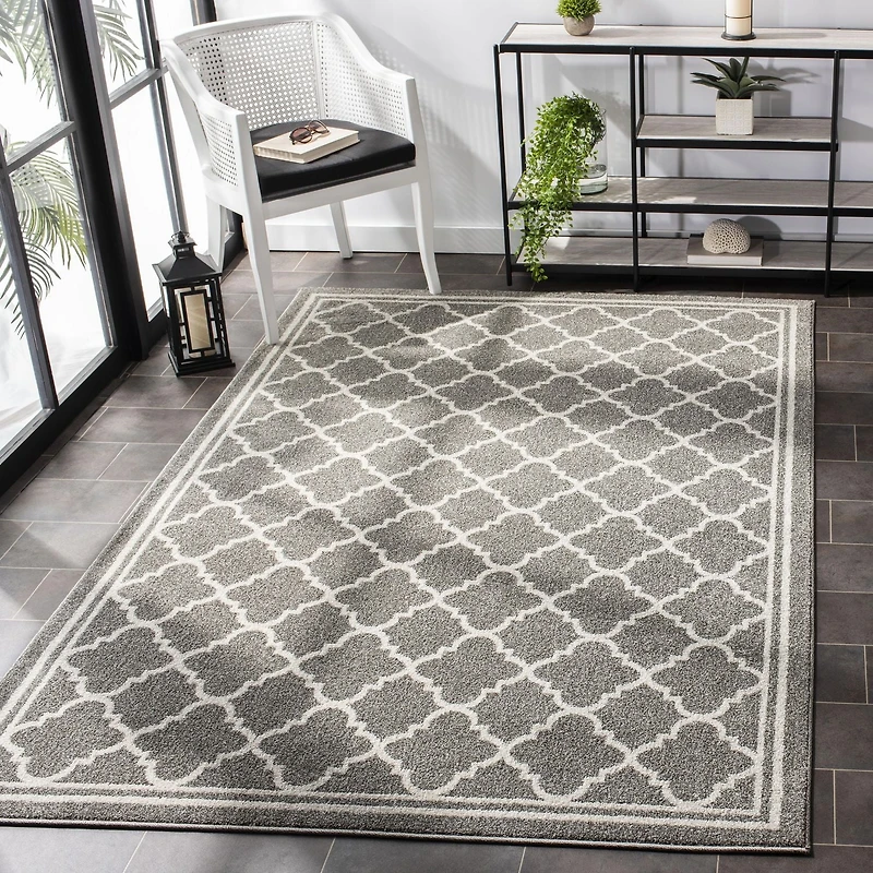 SAFAVIEH Amherst Trina Geometric Area Rug