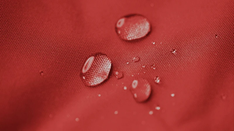 Gouchee Home Dotcom Brava – Pouf rond imperméable de couleur tomate avec billes de polystyrène, fabriqué au Canada, élégant et léger, pour le salon ou la chambre à coucher.