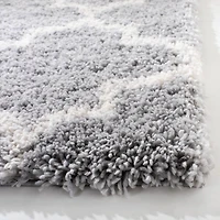 Safavieh Fontana Hilda Geometric Plush Shag Area Rug