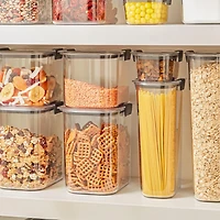 Rubbermaid Brilliance Pantry Airtight Food Storage Container