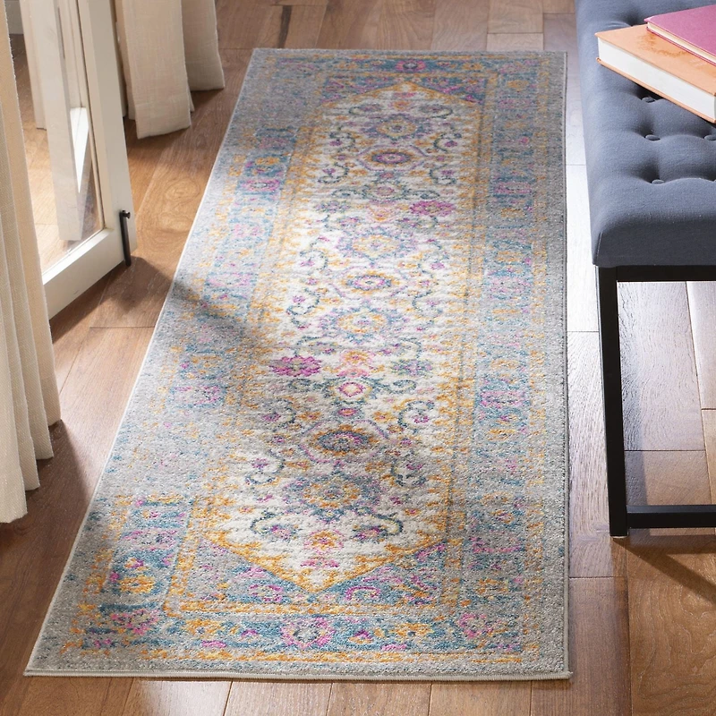 SAFAVIEH Madison Gabriel Traditional Area Rug