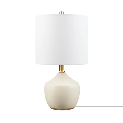 Lampe de table en céramique de 16 po Novogratz x Globe au fini crème à texture de béton avec abat-jour en lin blanc