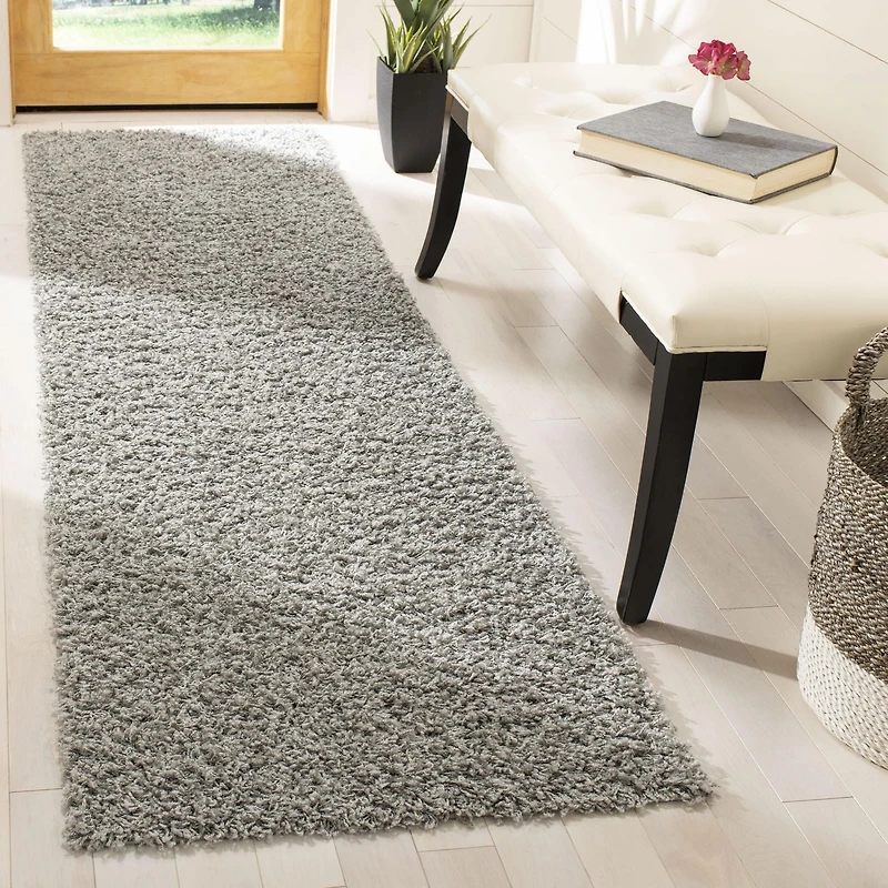 Safavieh Athens Solid Plush Shag Area Rug