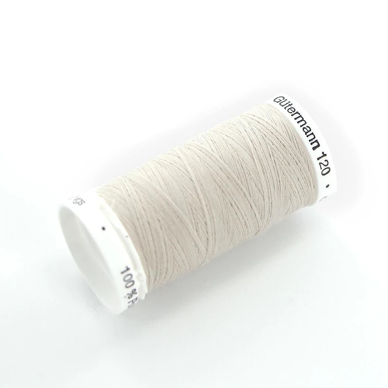 Fil tout usage Gutermann 120 à 100 % polyester 274 m/300 vgs