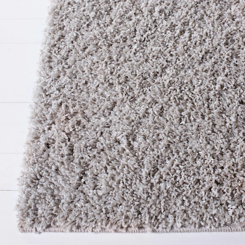 Safavieh Venus Elijah Solid Plush Shag Area Rug