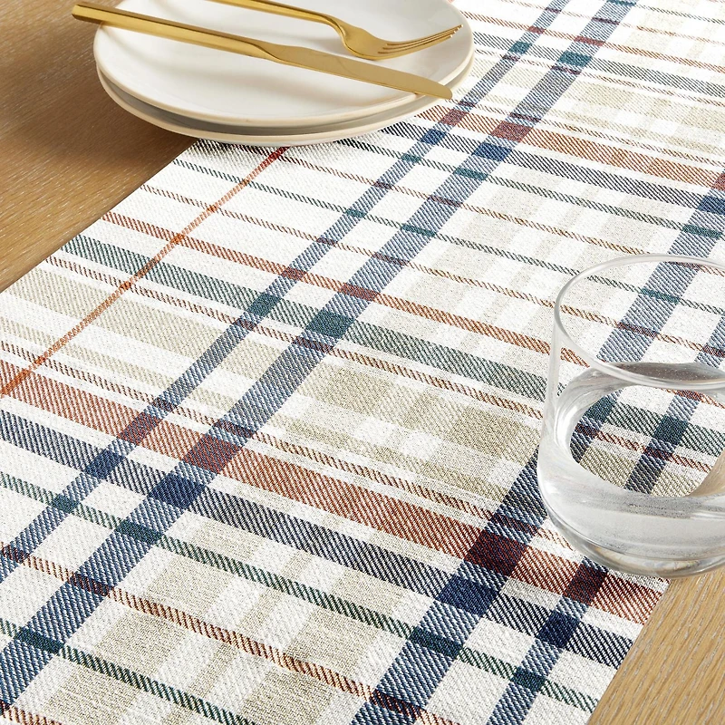 hometrends Table Runner