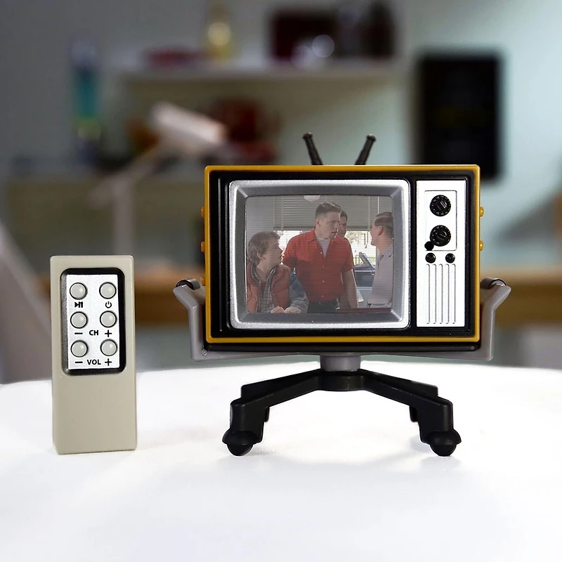 NEW - Tiny TV Classics - Édition Retour vers le futur - Dernière collection de Basic Fun - Regardez les meilleures scènes de films originales de Retour vers le futur sur un véritable téléviseur Tiny (