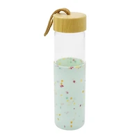 Bouteille d'eau en verre vert Hometrends avec manchon en silicone, 570 mL, 1 pièce