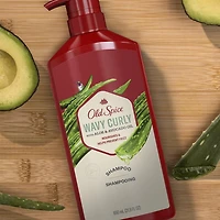 Shampooing Old Spice pour cheveux ondulés et bouclés avec aloès et huile d’avocat 21,9 oz liq./650 mL